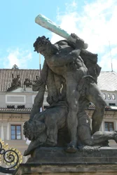 Statue der kämpfenden Riesen, vor der Prager Burg und dem Präsidentenpalast Hradschin, 1. Hof, 1768